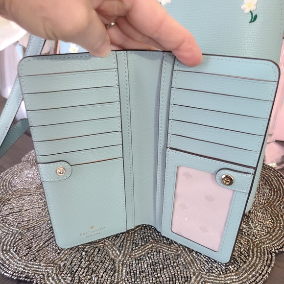 Kate Spade Daisy Embroidered Wallet, Like New - Picture 8 of 12
